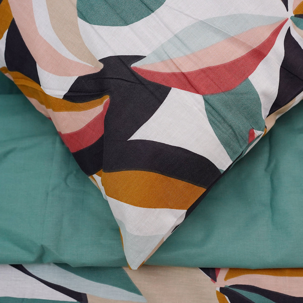 Chromatic Dream Single Duvet Cover & Comforter Set