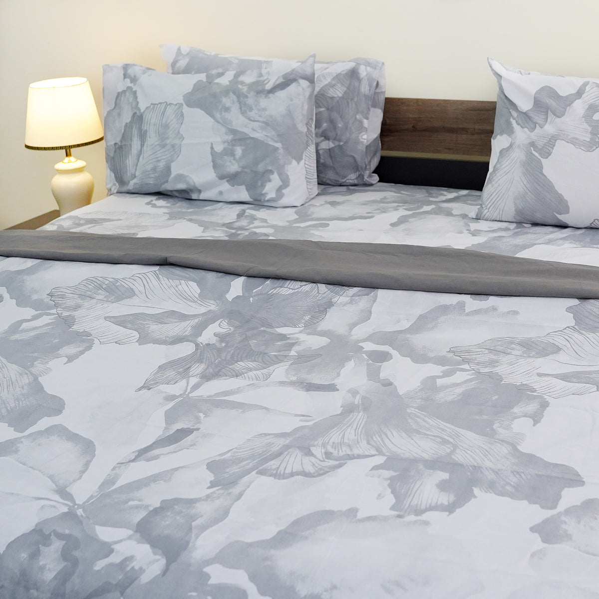 Tranquil Azure Petals Singl Bedsheet Set