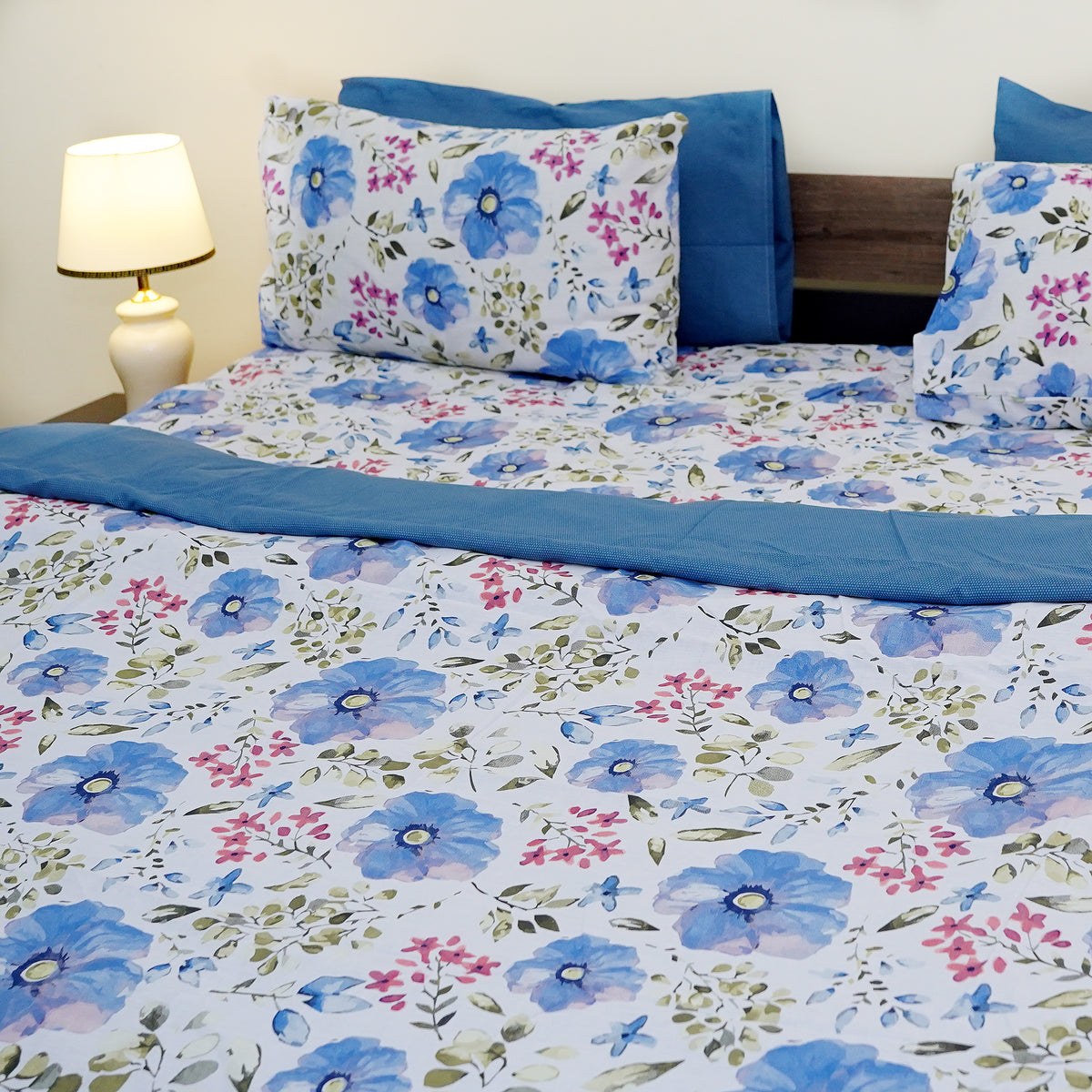 Whisphering Meadows King Bedsheet Set