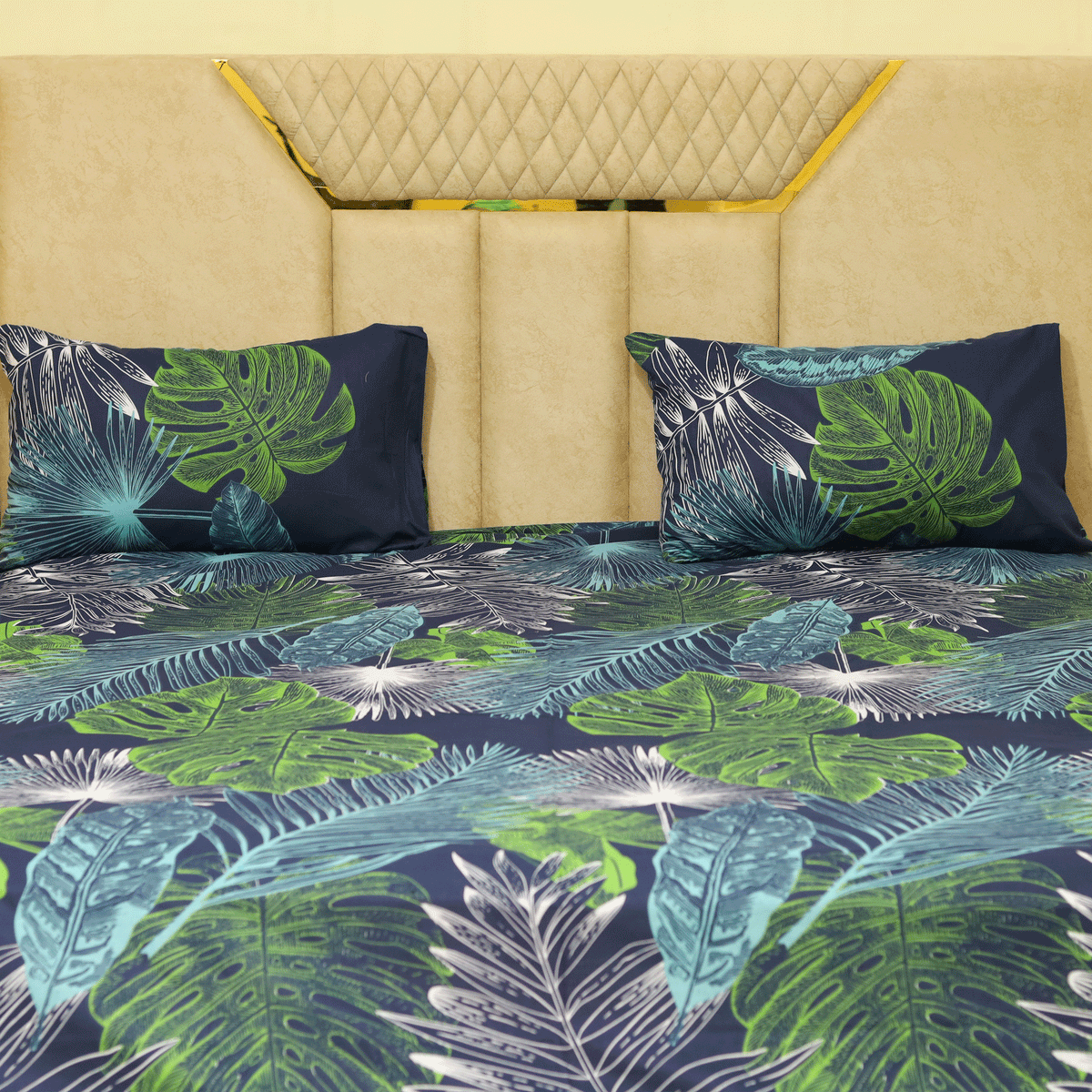 Jungle Night King Bedsheet Set