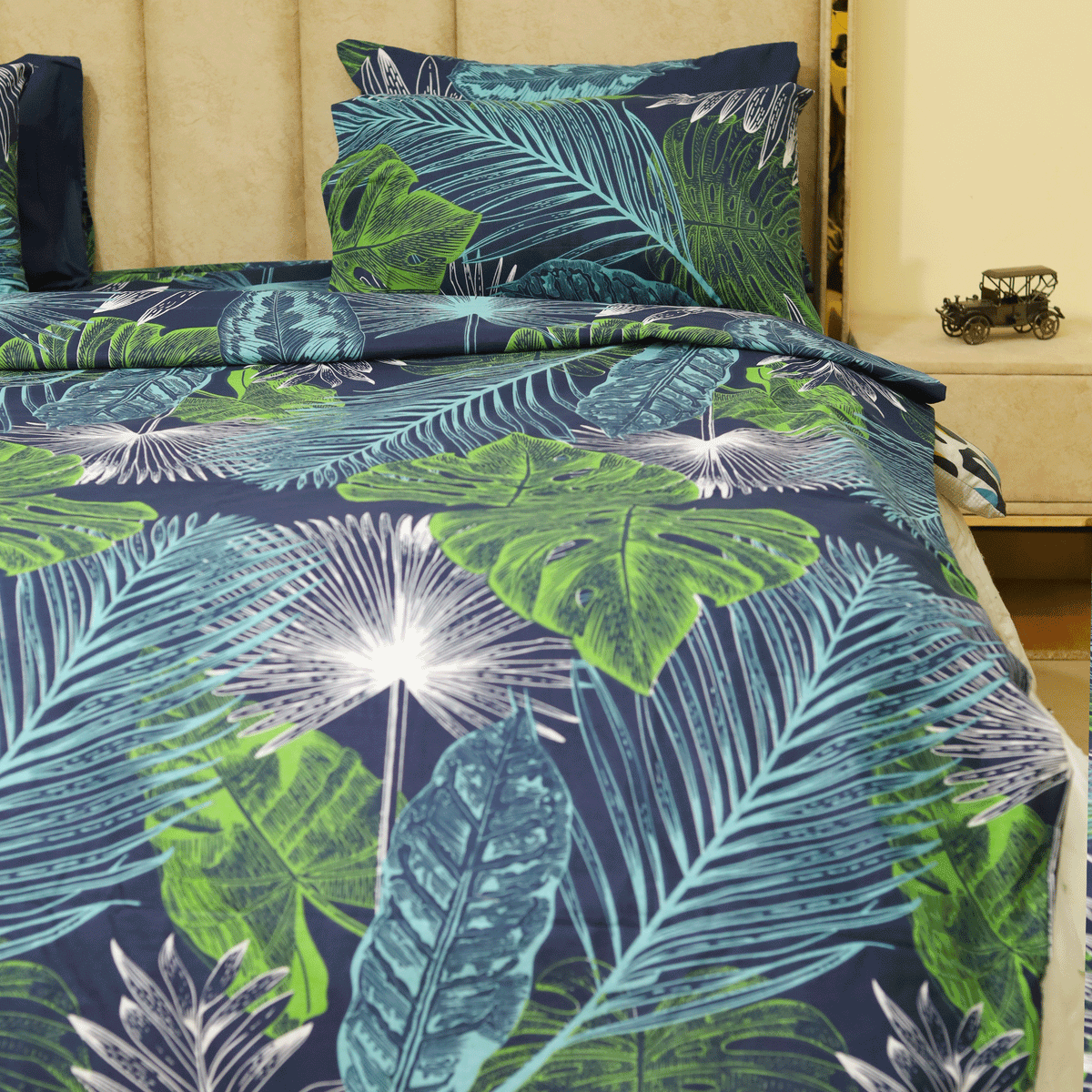 Jungle Night King Bedsheet Set