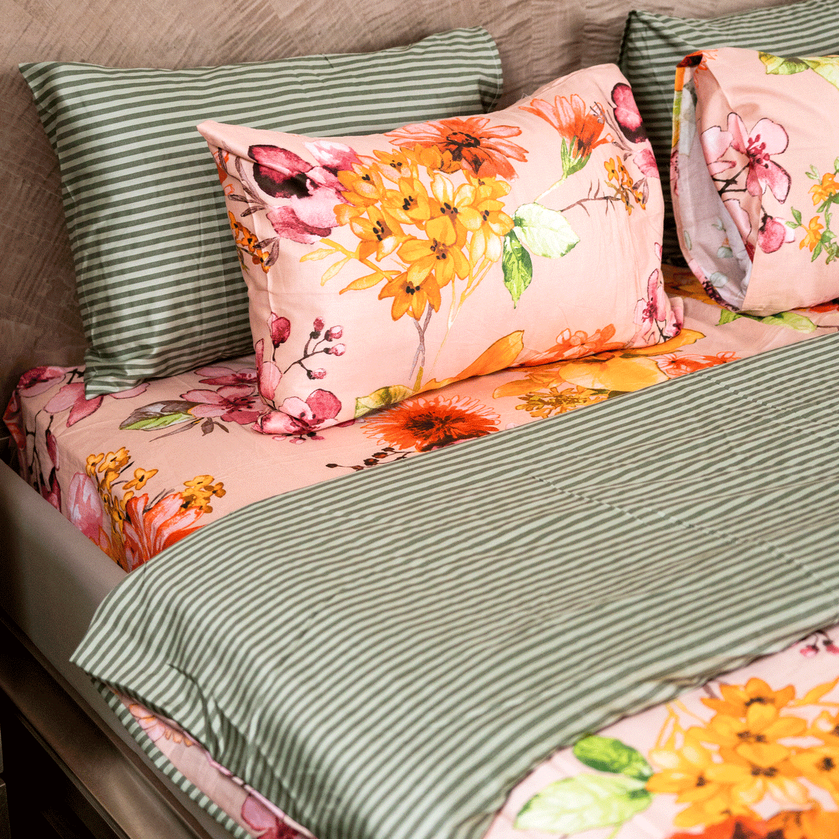 Oleander King Bedsheet Set